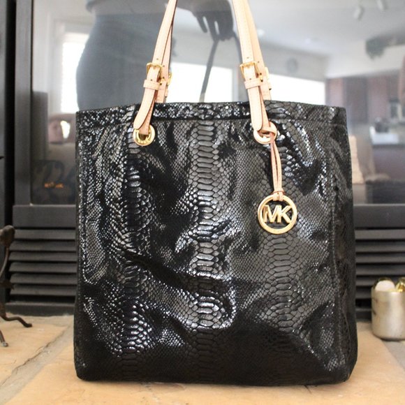Michael Kors Handbags - Michael Kors Black Tote